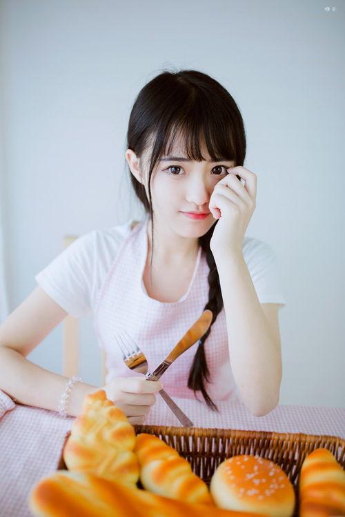 吃瓜少女魏淑芬网红可颂